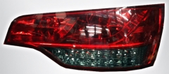 Фонари задние светодиодные красные тонированные для Audi Q7 (комплект)
